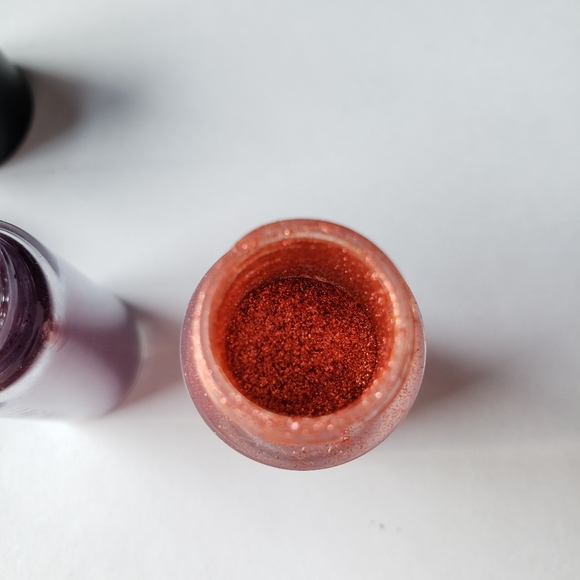 M.A.C and COL.LAB beauty pigments - Picture 3 of 3